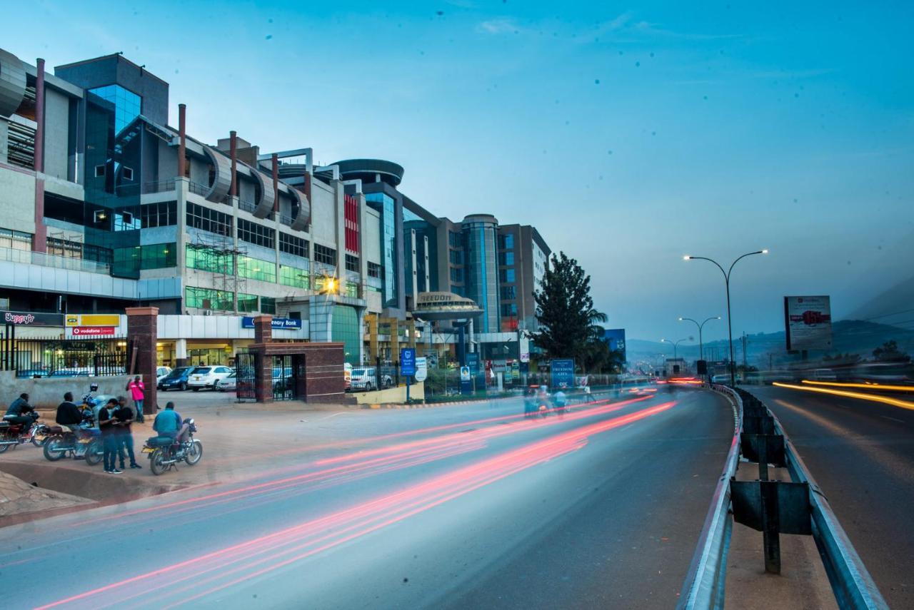 Freedom City Hotel Najjanankumbi Kamapala Kampala Extérieur photo